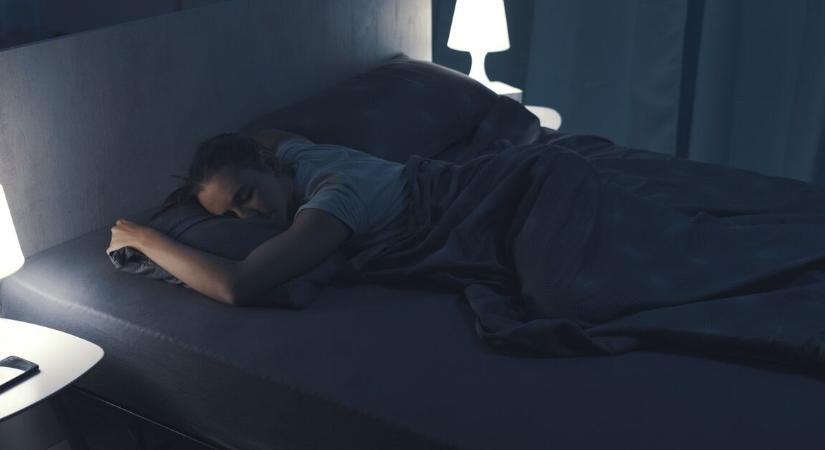 Orvosi figyelmeztetés – miért ne aludjunk hason