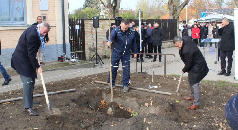 Jobb minőségű ivóvíznek örülhetnek a lakók: lezárult a 165 milliós vízhálózat-fejlesztés – fotók