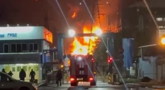 Ukrán dróntámadás miatt éghet egy Moszkvától 120 kilométerre lévő erőmű