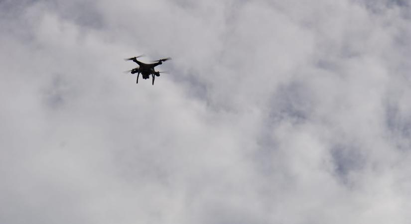 Leállt a légiforgalom Eindhovenben drónincidens miatt