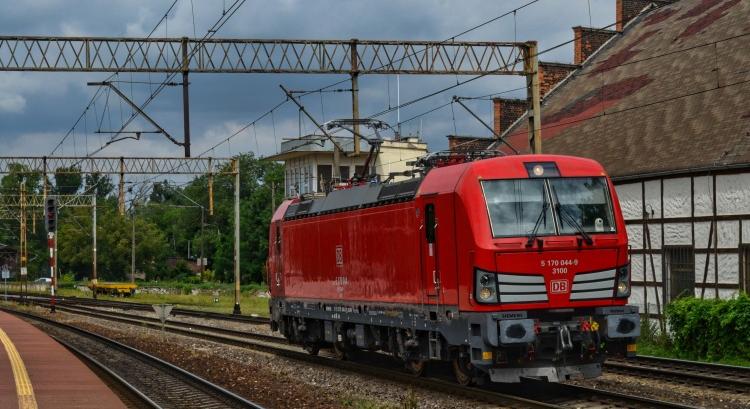 Vezető nélküli tehervonat lépett a pályára