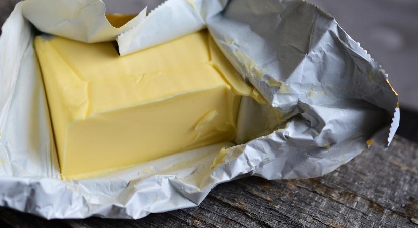 Soha többet ne rakd a vajat a hűtőbe – van 1 tárolási módszer, amitől frissebb és puhább marad