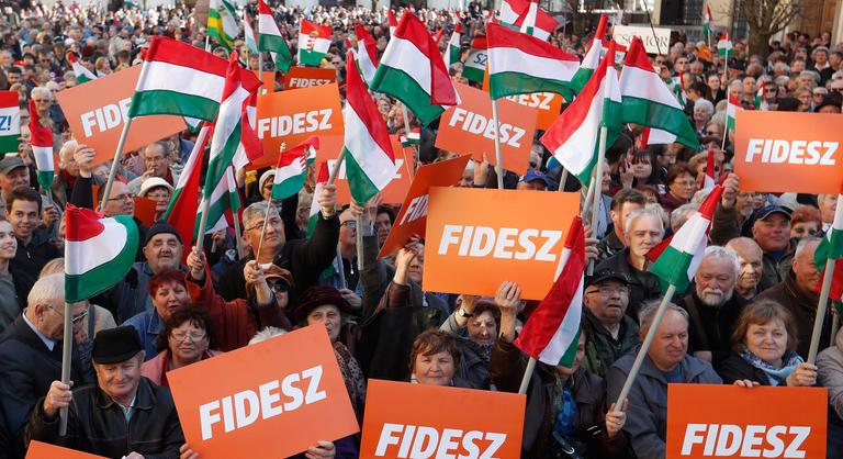 A Politico szerint átvette a vezetést a Fidesz a Tisza Párt előtt, idén először