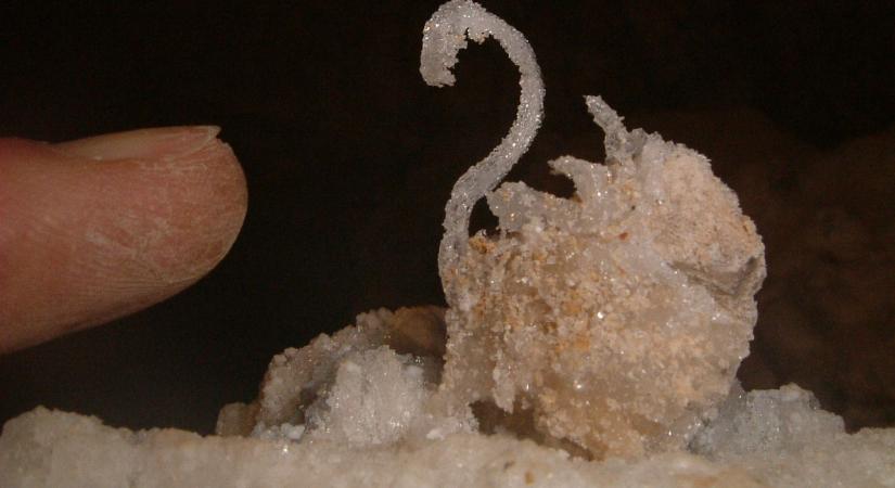 Hiába pakolták ki az oroszok, a turisták és a múzeumok is, a Sátorkőpusztai-barlang még mindig lenyűgöző látvány