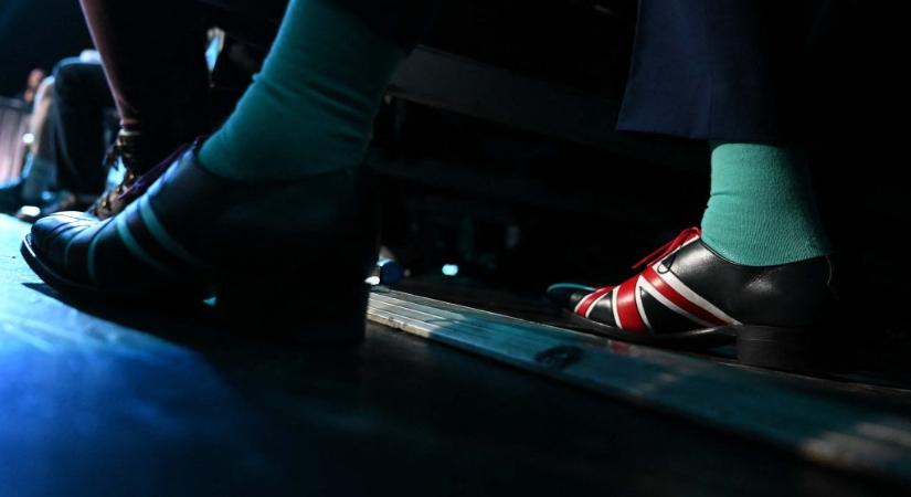 Egymásra licitálva lépnek föl a bevándorlás ellen a brit pártok