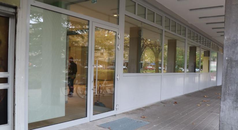 Újra költözik a makói bankfiók, meglepően modern környezet és okos bankautomata is várja az ügyfeleket