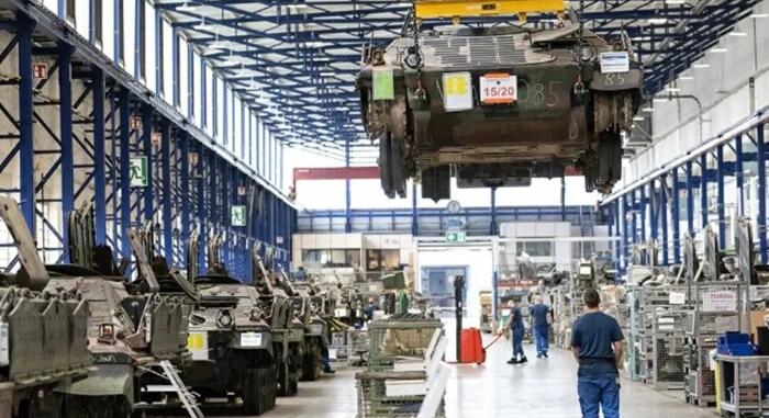 Az EU 600 000 munkavállaló átképzését tervezi a fegyvergyártás felgyorsítása érdekében