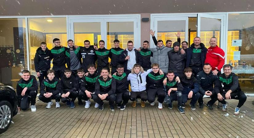 Focizott egy félidőt, majd megtartotta a záróvacsorát a Kelebia