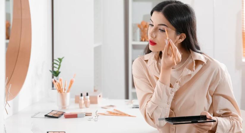 Ezeket a sminktrükköket kövesd, ha nem akarsz hadifogolynak kinézni a személyi igazolványodon