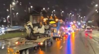 14 autó kaphatott defektet a Lurdy háznál szombaton