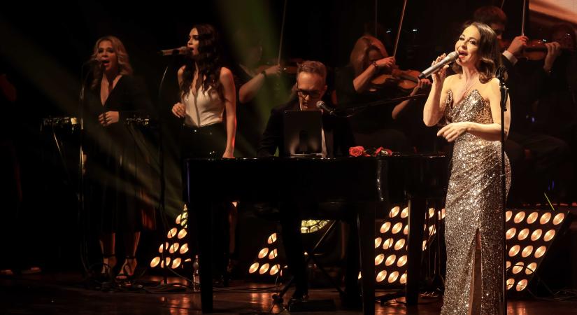 Szekeres Adrien adventi országos turnéra indul