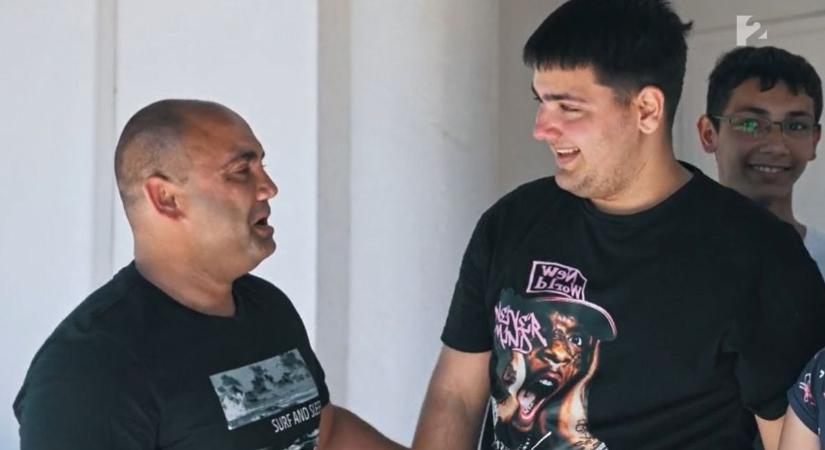 Örömkönnyek között vették át új otthonukat – átadták a fülöpszállási Rimóczi család felújított házát