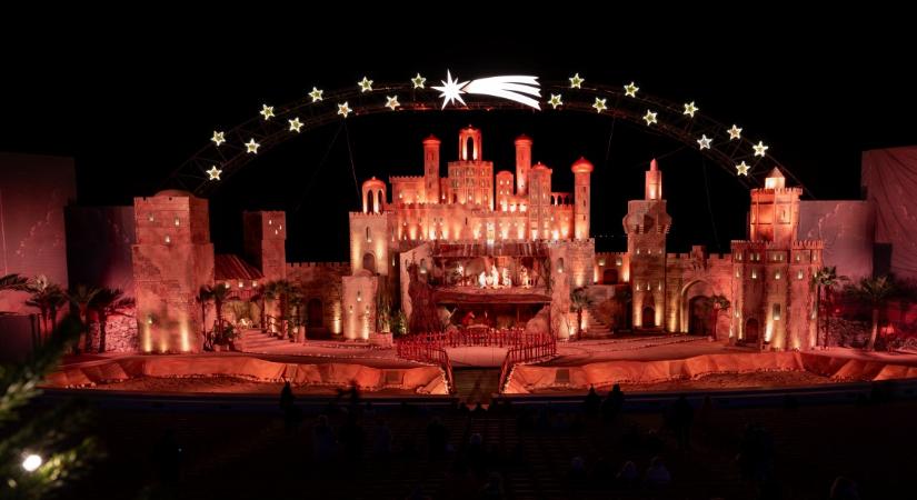 Pár órára van Budapesttől ez a meseszép város: varázslatos téli falut és a világ legnagyobb betlehemét is láthatod