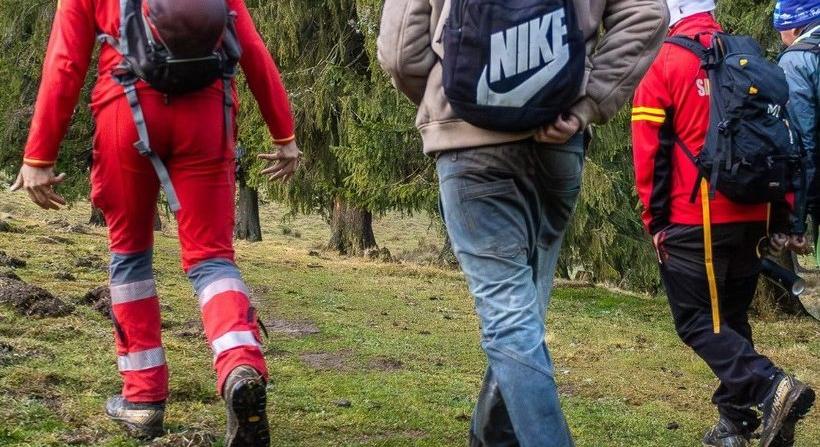 Tornacipős fiatal riasztotta a hegyimentőket – Azért kért segítséget, mert „átázott”