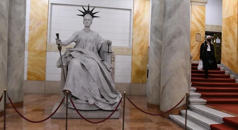 Nem a Kúria feladata vizsgálni a bírók befolyásolását az Országos Bírói Tanács szerint