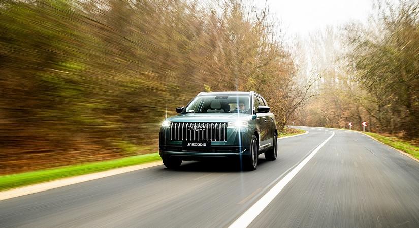 Kutyabarát megoldásokkal bővült a paletta, új SUV érkezett Magyarországra