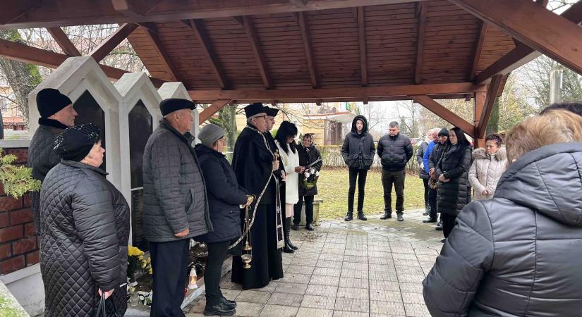 „Az Úr az én pásztorom” – imával és tisztelettel emlékeztek a málenkij robot áldozataira Jánosiban