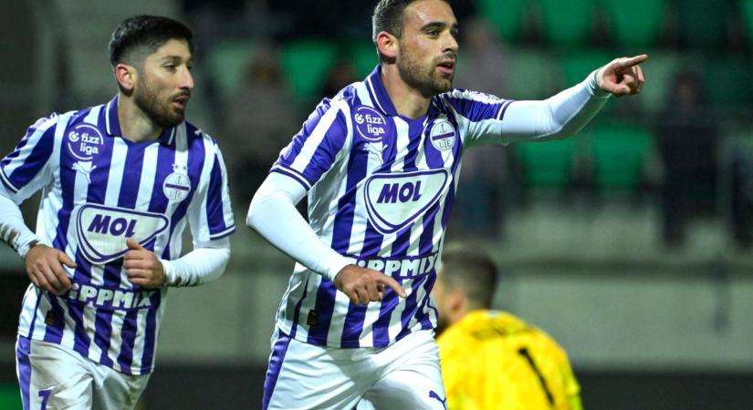 Könnyedén átgyalogolt az éllovason a büntetőt rontó Újpest