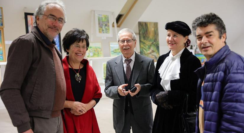 Észlelések a szőlőbirtokon: kiállítás nyílt több művész alkotásaiból Egerszalókon