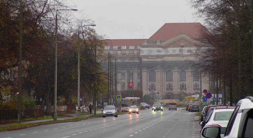 A debreceni gyógyszergyár elismerte, tőlük jön a bűz
