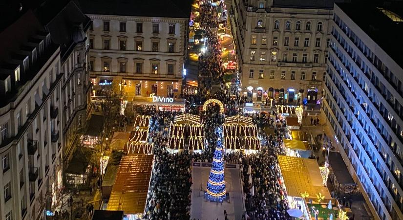 Kézzel készített portékák várnak a kézműves vásárban Tatabányán