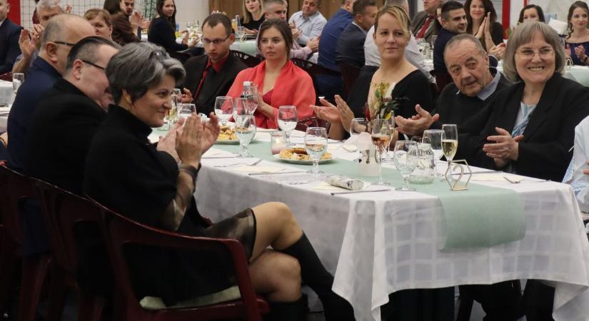 Újjászületett Makón az Erzsébet-bál, elképesztő szülői összefogás áll mögötte