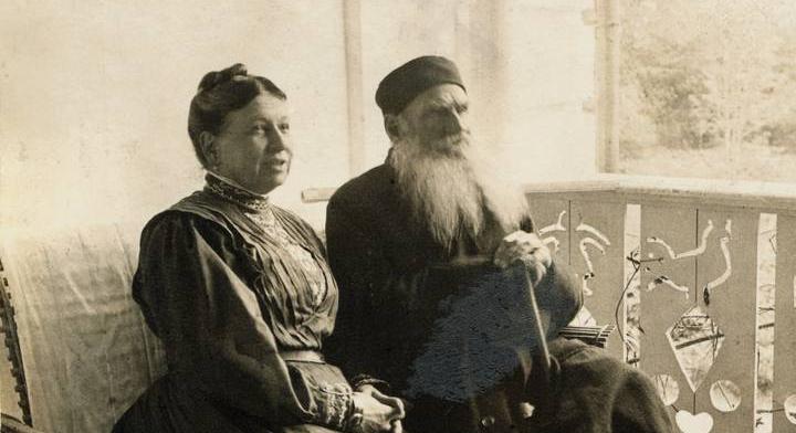 A világirodalom legszebb szerelmi történetét írta meg, de saját feleségével zsarnokként bánt az orosz író