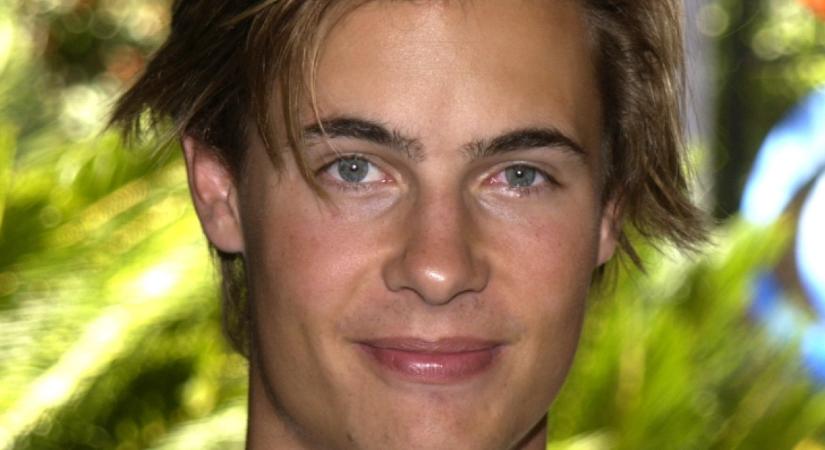 43 évesen, apukaként már alig lehet ráismerni az egykori szívtipróra: alaposan megváltozott a 90-es évek tinibálványa