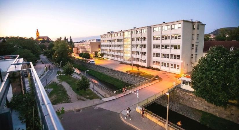 Egy család az egri kórházban rekedt, sehogy sem tudtak hazajutni