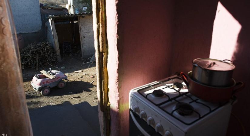 Szegénység: sok településen az utolsó ruhadarabot is eltüzelik