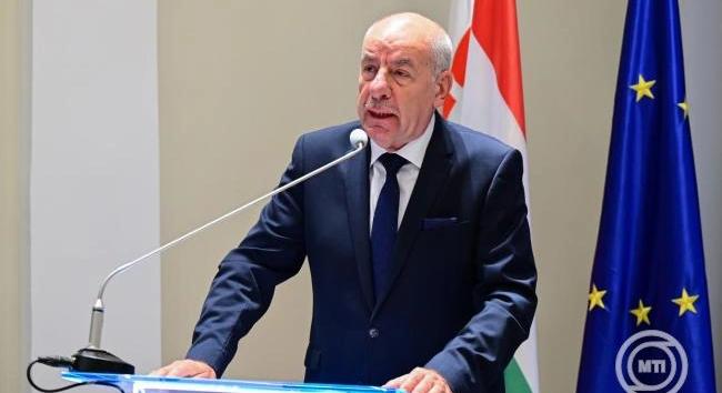 Sulyok Tamás képviseli Magyarországot az EU-Afrika csúcstalálkozón