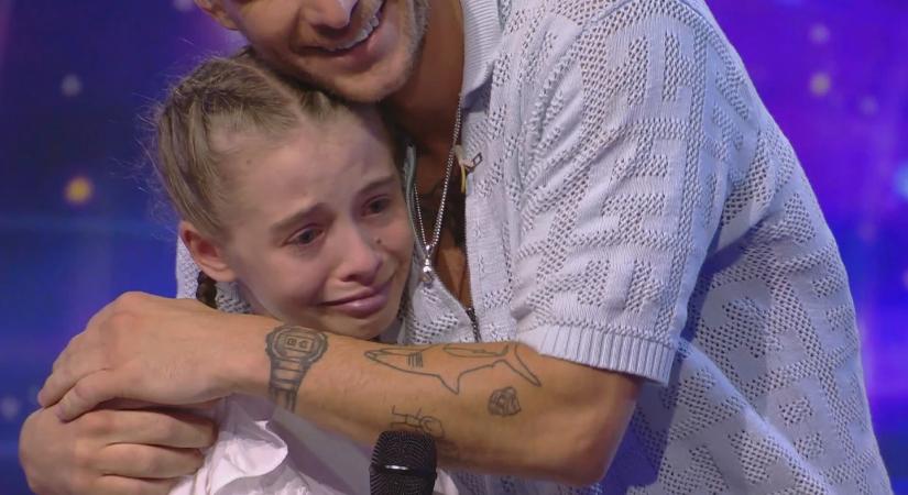 Istenes Bence vigasztalta meg a Csillag Születik 12 éves síró táncosát