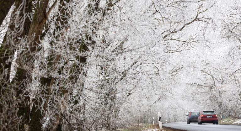 Kiadták a figyelmeztetést: havazással és ónos esővel indul a hét