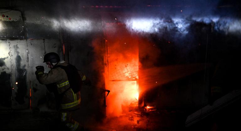 Még a héten Amerikába utazhat Volodimir Zelenszkij, hogy megvitassa Donald Trumppal a béketervezetet - Oroszország háborúja Ukrajnában – az Index hétfői hírösszefoglalója