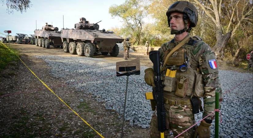 Franciaországban hamarosan bevezethetik az önkéntes katonai szolgálatot