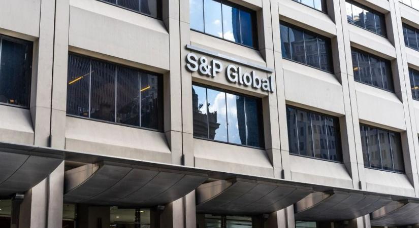 Hiába van tele rézzel, csődbe ment a 20 milliós ország: most döntött róla a nagy amerikai hitelminősítő