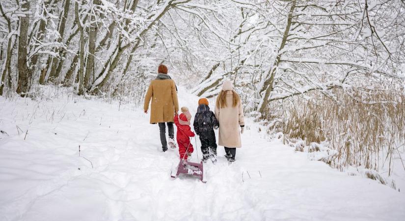 Családi pótlék, gyed, gyes: karácsony előtt ezen a napon érkezik a támogatás
