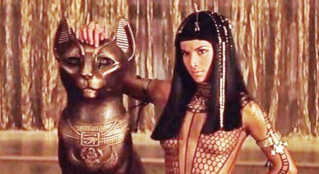 A Múmia ikonikus szépsége, Anck-Su-Namun újra elkápráztatott – Az 54 éves színésznő lenyűgözően néz ki!