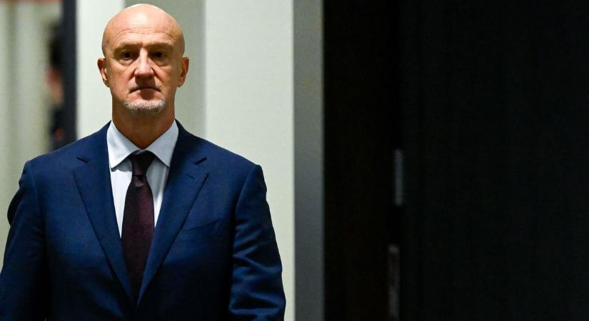 Rossi: menjen vagy maradjon? – olvasóink döntöttek