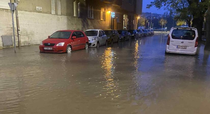 Most jött: Ellepte a víz a XIII. kerületet - Döbbenetes fotók!