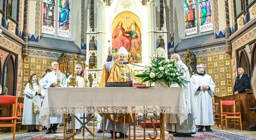 Egy ember indította el, egész Fadd összefogott – vállalkozó ötletével kezdődött a nagy felújítás (galéria)