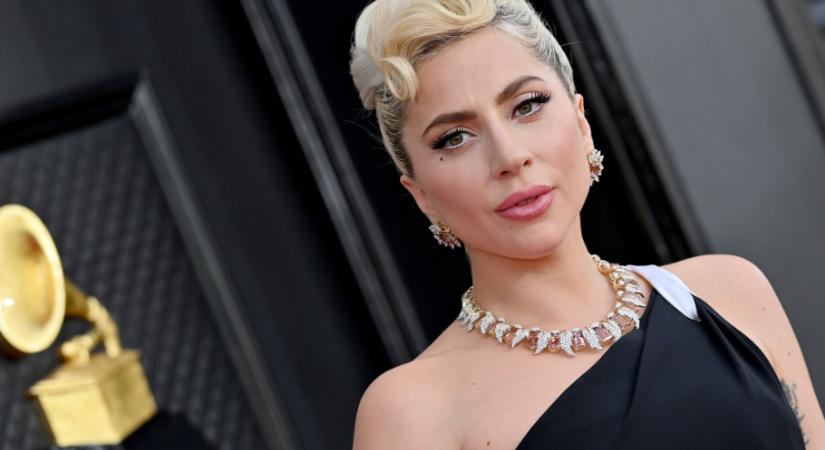 Viszlát szőke! Lady Gaga új fekete haja sokkolta az embereket