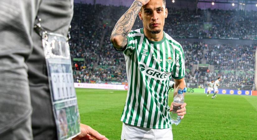 Arcba rúgta ellenfelét a Manchester United korábbi sztárja