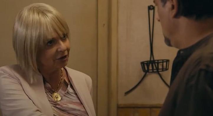 Nem akárkivel erősít a Pokoli rokonok: újra sorozatban a legendás színésznő