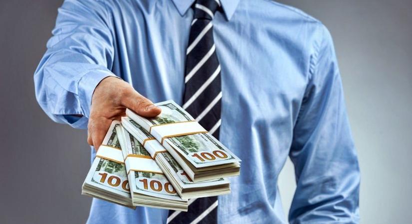 Milliárdosnak hazudta magát, miközben csak egy ócska csaló volt! Így húzta le a zalai sértetteket!