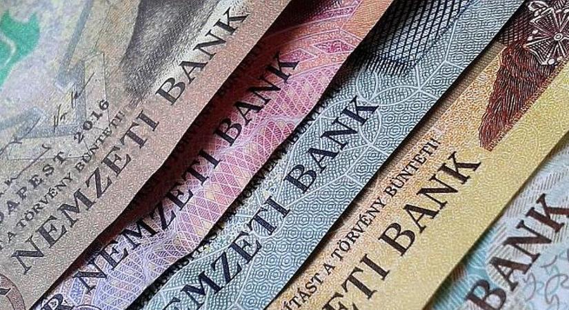 Rekordok dőlnek a személyi kölcsönöknél