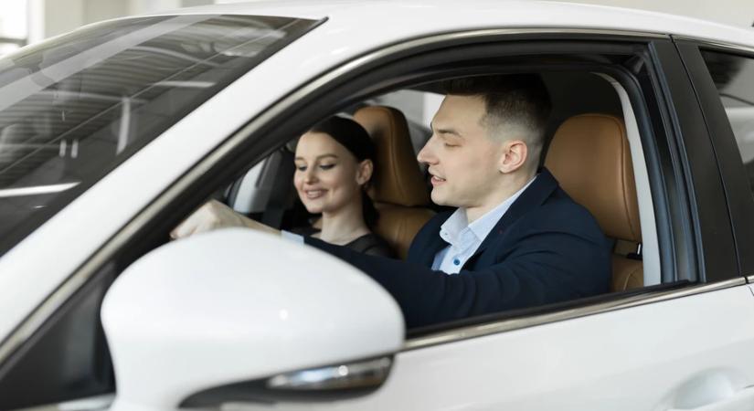 60-70 ezer kgfb-szerződést is lecserélhetnek az érintett autósok