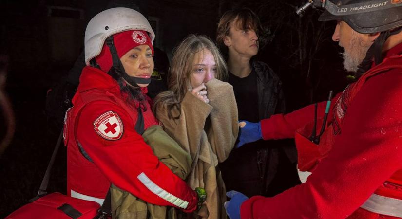 Tömeges orosz dróntámadást indítottak Harkiv ellen, többen meghaltak és megsérültek