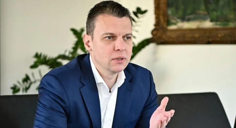 Menczer bejelentése felrobbantotta a Facebookot: készülhet Magyarország a békecsúcsra