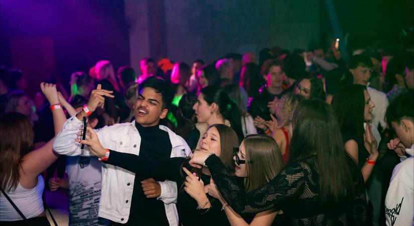 Mikulás-rajtaütés Szekszárdon – felkészül a Bazaar Klub!